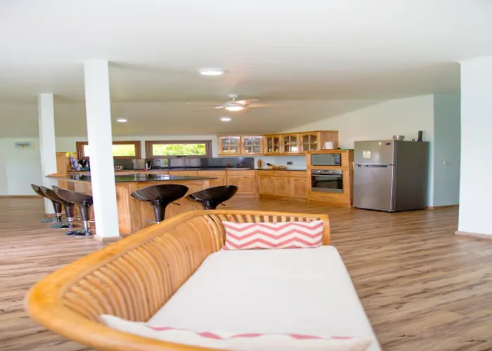 Appartement Spacious With Sea View, Au Cap, 124 M²