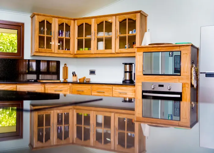 Spacious With Sea View, Au Cap, 124 M² Au Cap (Mahe)